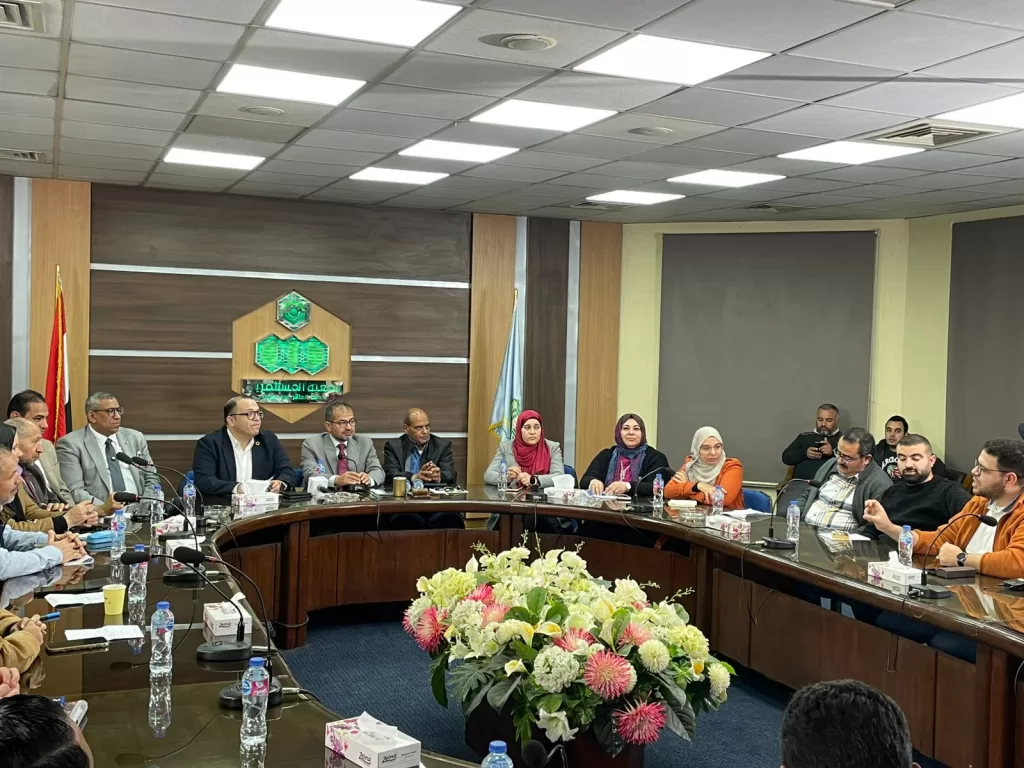 مستثمرو العاشر يبحثون متطلبات التصدير لسوق المملكة المتحدة وآلية الحدود الكربونية